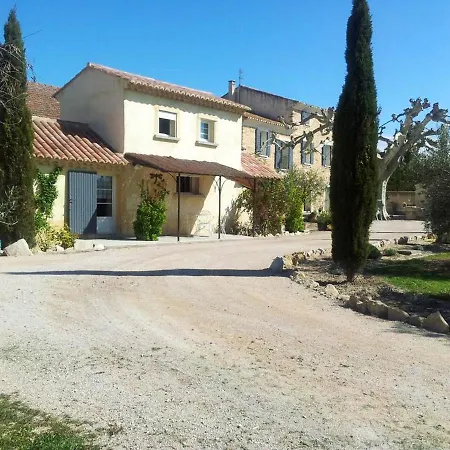 70 M² Piscine Partagee Monteux